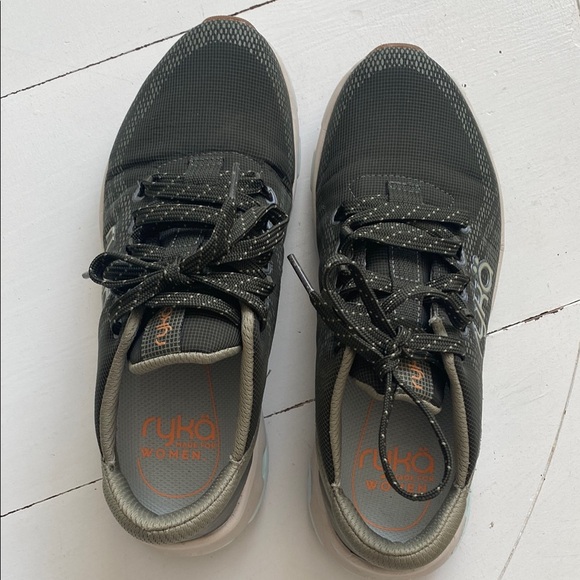 Ryka Devotion X TR Trail Walking Sneaker, size: 7M - Picture 2 of 6